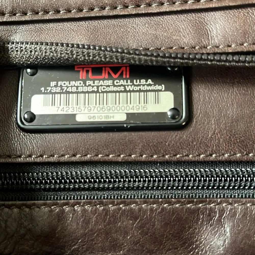 Tumi 96101BH ALPHA slim Deluxe Leather portfolio - Picture 3 of 11
